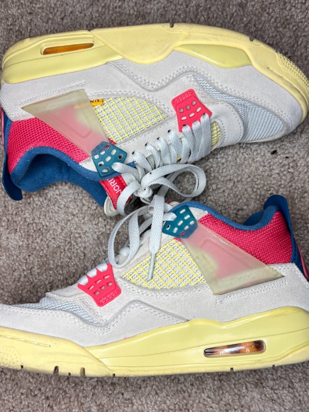 Jordan 4 Retro SP “Union – Guava Ice” Size 8.5W or 7M good condition - Picture 2 of 5